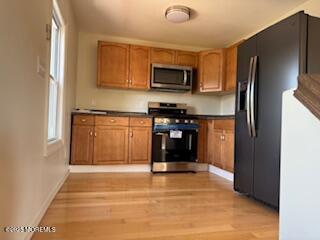 107 Sixth Ave - Kitchen